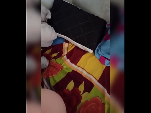 ❤️ Moje spolubydlící zůstává doma sama, protože její manžel jede na dovolenou a já využívám příležitosti, abych ji ošukal a naplnil jí prdelku mlékem. Šukání video u nás