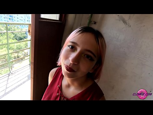 ❤️ Studentka smyslně kouří cizince ve vnitrozemí - sperma na tváři Šukání video u nás